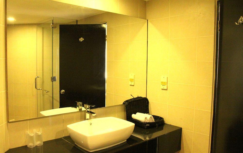 Oyo 89693 Perkasa Hotel Keningau Near Hospital Keningau Eksteriør bilde